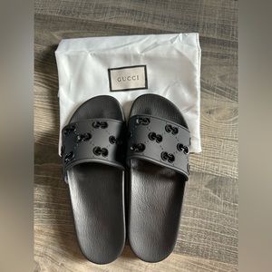 Gucci slide size 38